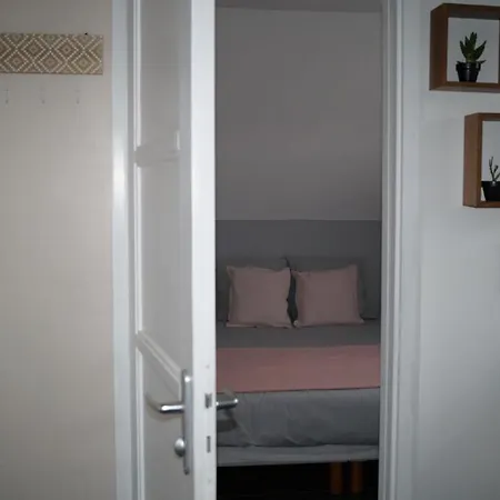 Sur La Route Des Monts Bailleul (Nord)